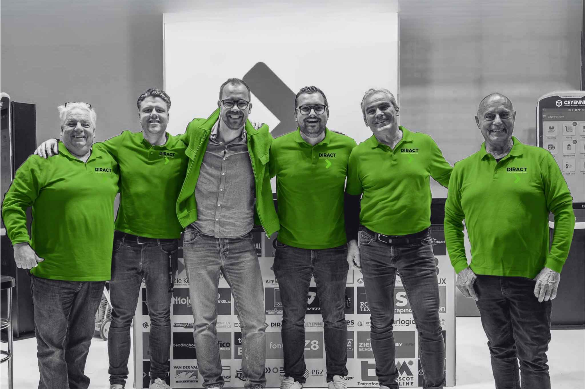 Het Diract-team staat samen op de foto in groene bedrijfskleding.